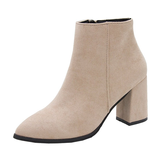 Damenstiefel mit kurzem Absatz
